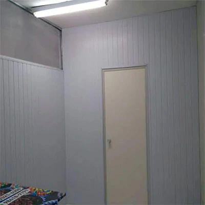 Divisória de PVC com Porta para Ambientes Comerciais